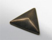 CONVEX METALLIC STUDS B TRIANGLE PYRAMID 10X10 MM BROWN