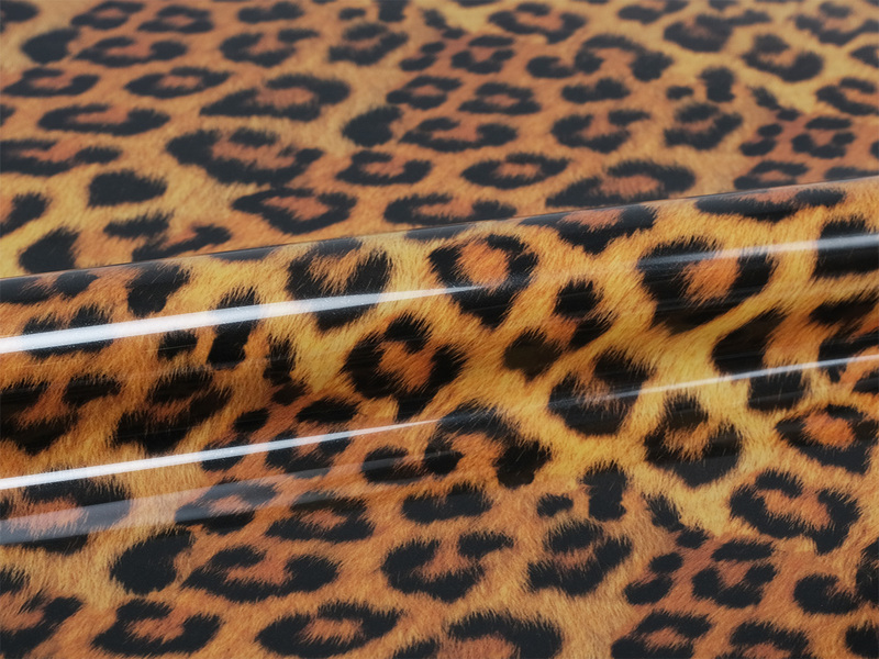 10 mt di EASYPATTERNS PLUS WILD LEOPARD. Thermo transferable vinyl rols SISER