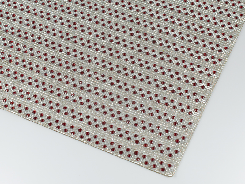 CRYSTAL MESH SS6 CRYSTAL, SS16 LT.SIAM, SQUARE 3X3 CRYSTAL
