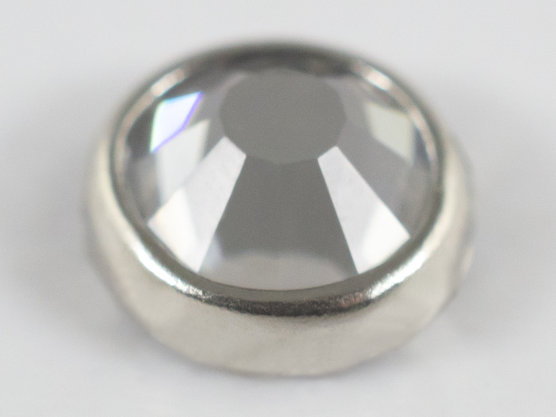 CRYSTAL PLUS RHINESTONES SS16 WITH SILVER RING