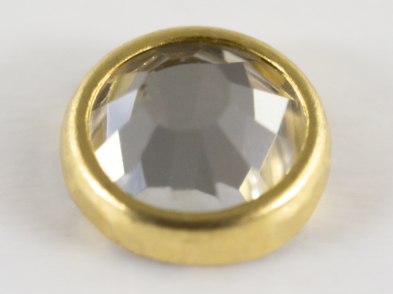 CRYSTAL PLUS RHINESTONES SS16 WITH GOLD RING