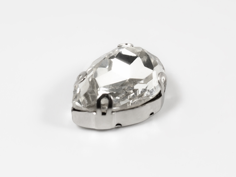 TEARDROP 13x18 MM CRYSTAL WITH NICKEL CLAW