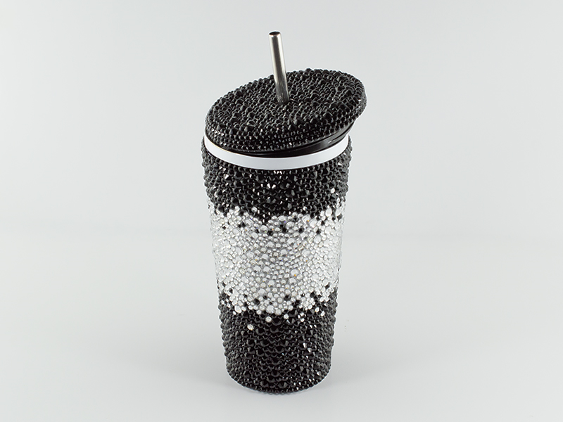 WATER BOTTLE DECORATED WITH AROSHIRVA RHINESTONES
